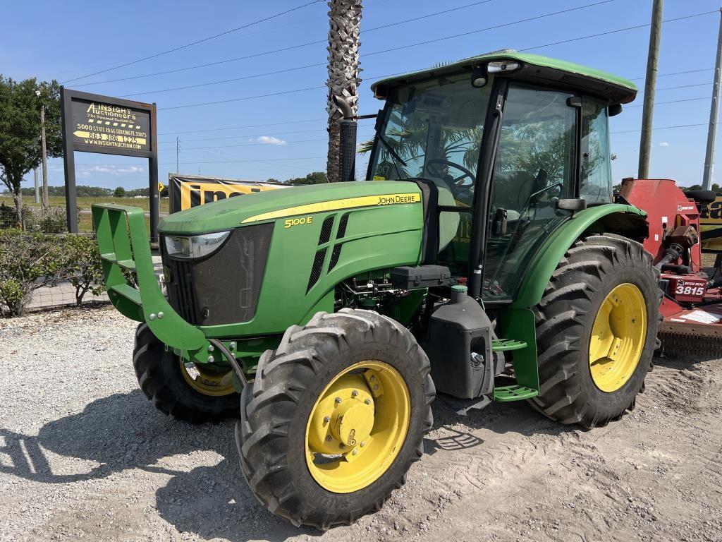 2017 John Deere 5100e Tractor