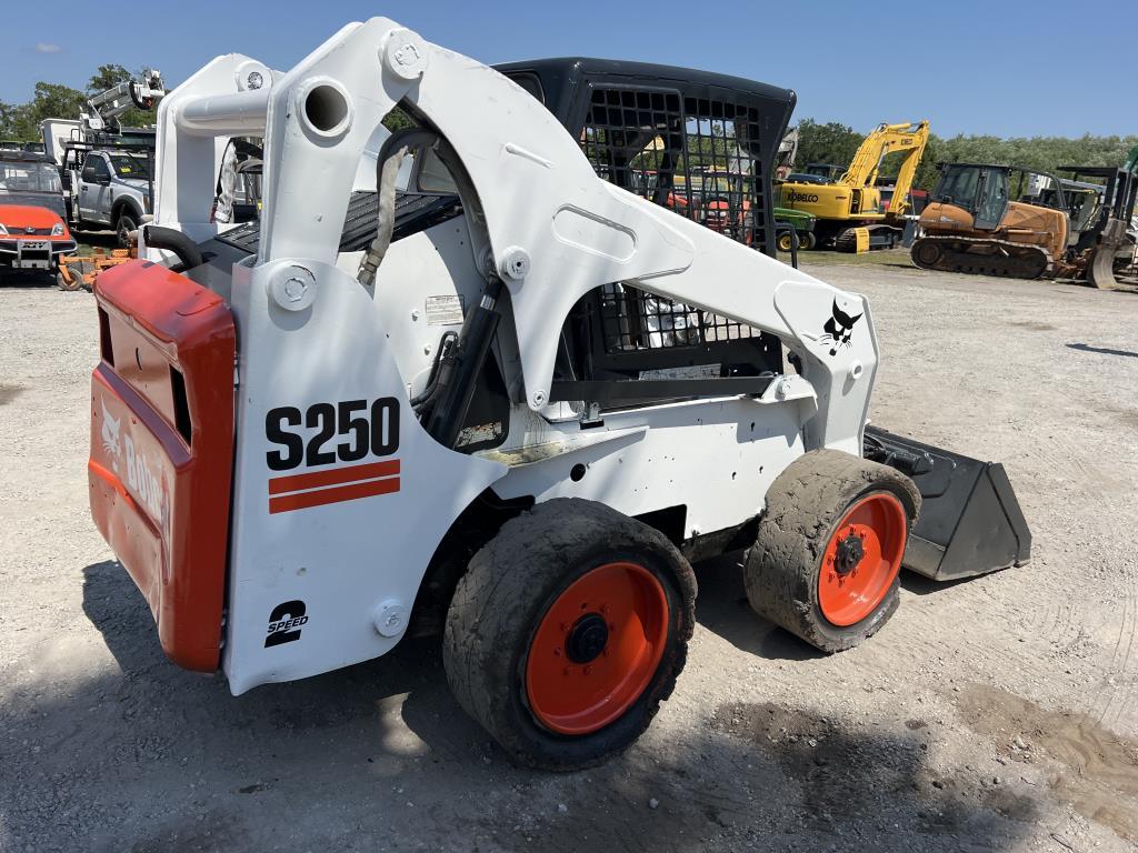 BOBCAT S250 SKIDSTEER R/K