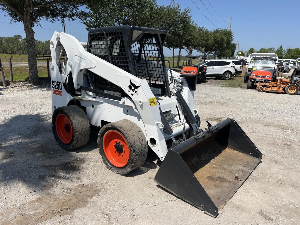 BOBCAT S250 SKIDSTEER R/K