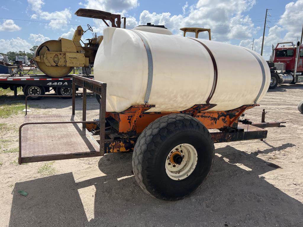 750 GALLON NURSE TANK TRAILER MOUNTED