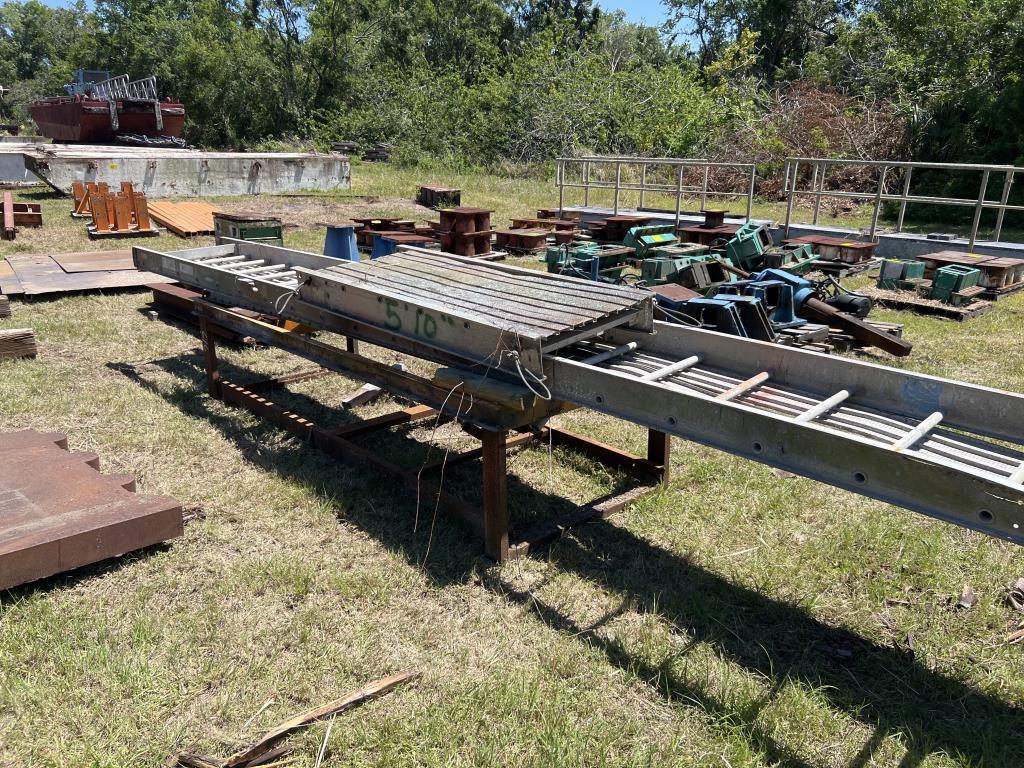 10FT STEEL RACK & SCRAP