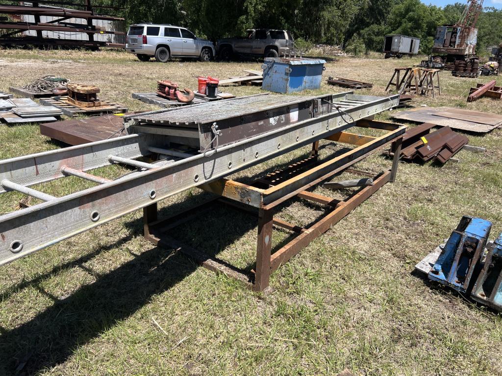 10FT STEEL RACK & SCRAP