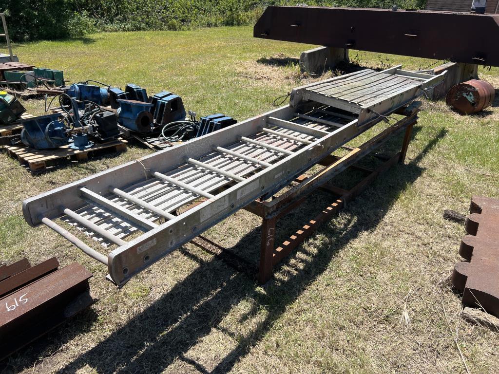 10FT STEEL RACK & SCRAP