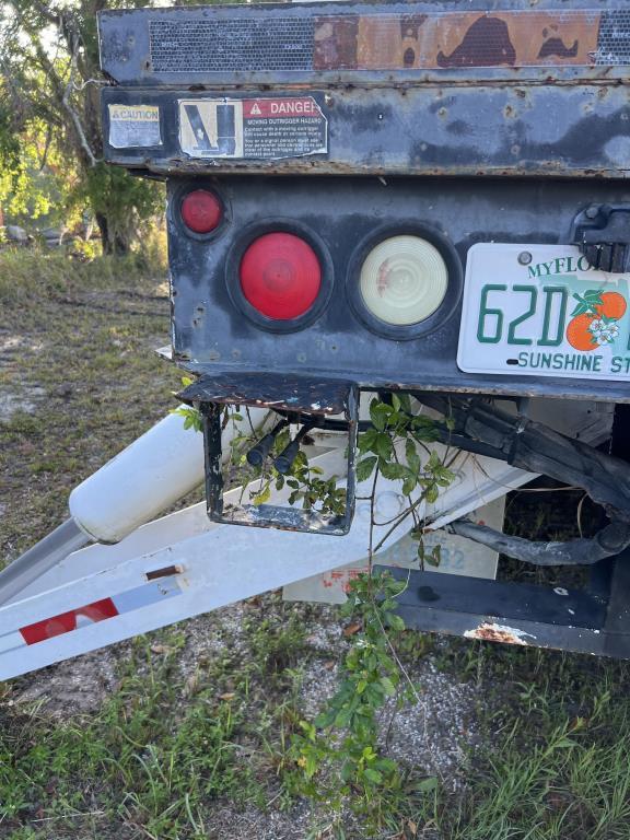 2004 INTERNATIONAL 7400 6x6 BUCKET TRUCK W/T