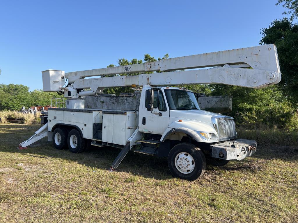 2004 INTERNATIONAL 7400 6x6 BUCKET TRUCK W/T