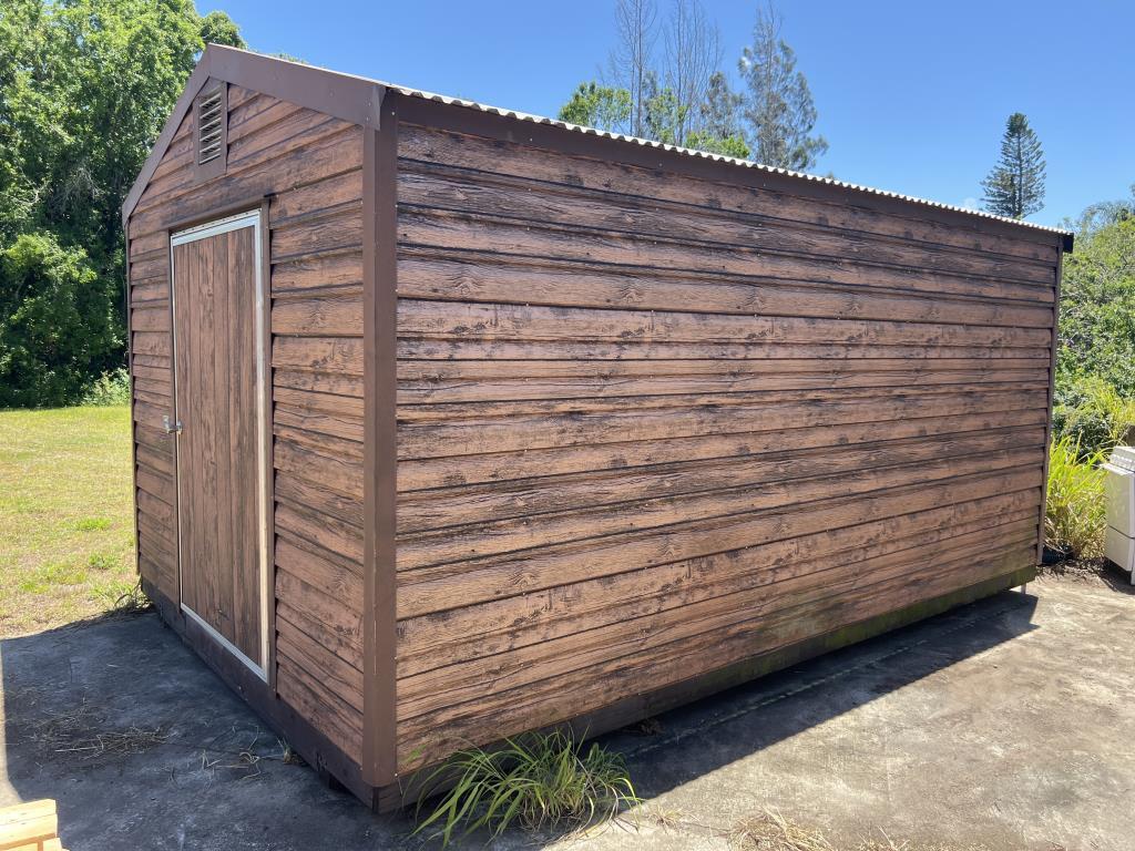 LARK 15x10FT SHED W/CONTENTS