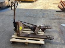 PALLET OF RIGID PORTABLE VISE & PALLET JACK