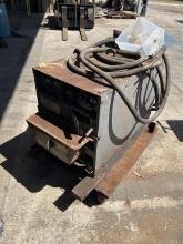 LINCOLN ELECTRIC IDEALARC DC-600 WELDER