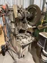 INDUSTRIAL PUNCH MACHINE