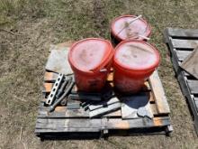 PALLET OF HARDWARE & SCRAP