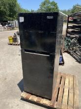 MAGIC CHEF FRIDGE/FREEZER COMBO