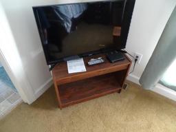 Samsung 31" TV w/ stand.