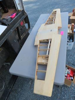 LRG. MODEL AIRPLANE WING ONLY  80" L