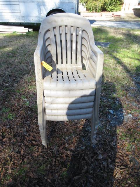 STACK OF 6 PLASTIC YARD CHAIRS