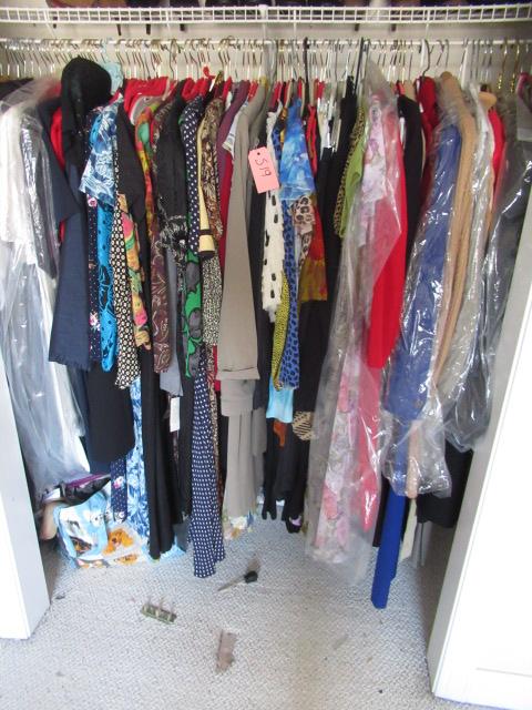 CLOSET OF LADIES CLOTHING SMALL SIZES