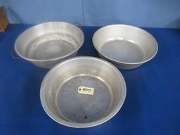 3 ALUMINUM  PANS