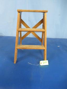 WOODEN STEP LADDER