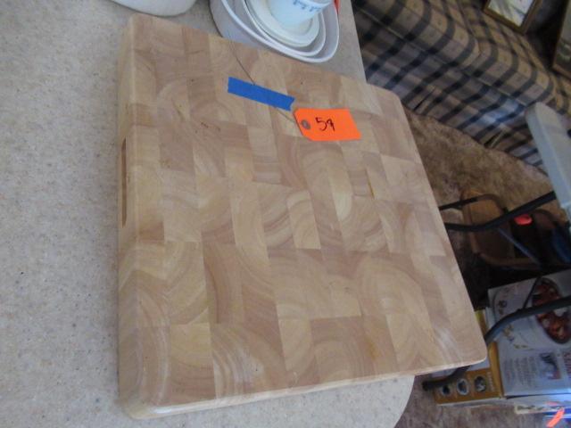 CUTTING BOARD  16 X 16