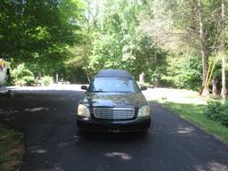 2002 CADILLAC HEARST IN EXCELLENT CONDITION