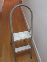 2 STEP STEP LADDER