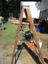 6 FT. WOODEN LADDER