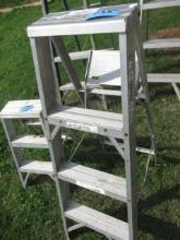 4 FT. ALUMINUM STEP LADDER