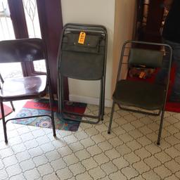 4 FOLDING CHAIRS