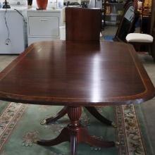 NICE HINKLE HARRIS TWIN PEDESTAL DINING TABLE W/ 3 LEAVES