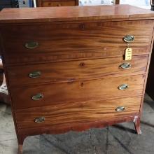 4 DRAWER CHEST- BROKEN FT. IN BACK