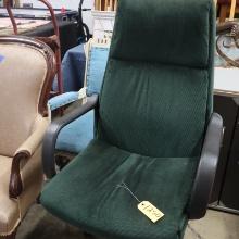 ROLLING OFFICE CHAIR