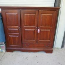 NICE HOOKER FURNITURE ENTERTAINMENT CABINET