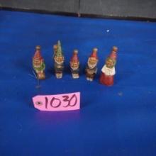 5- TOM CLARK GNOMES