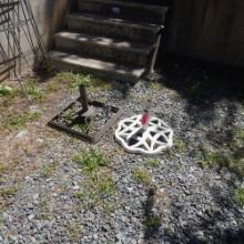 2 UMBRELLA STANDS