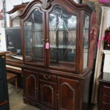 LIGHTED CHINA CABINET W/ GLASS SHELVES