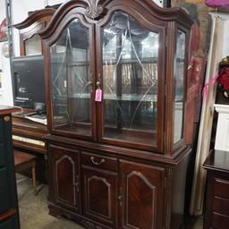 LIGHTED CHINA CABINET W/ GLASS SHELVES