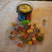 MICKEY MOUSE TIN AND WOODEN BLOCKS