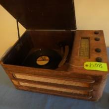 TRAETONE PHONOGRAPH AND RADIO