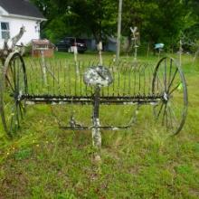 OLD HORSE DRAWN HAY RAKE