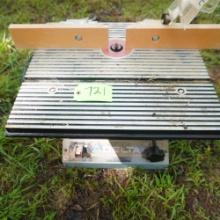 DELTA ROUTER TABLE