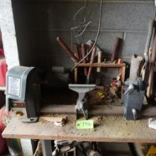 CRAFTSMAN 12" WOOD LATHE W/ TOOLS