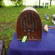 ANTIQUE RADIO