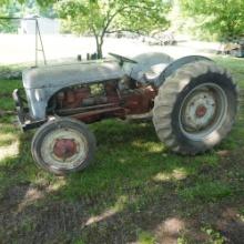 8 N TRACTOR - NO BATTERY- TIRES ARE UP