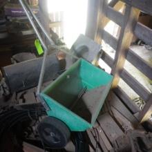 RED DEVIL YARD SPREADER