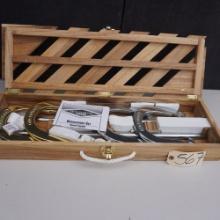 OLD SCHOOL HORSE SHOE SET NEW IN BOX