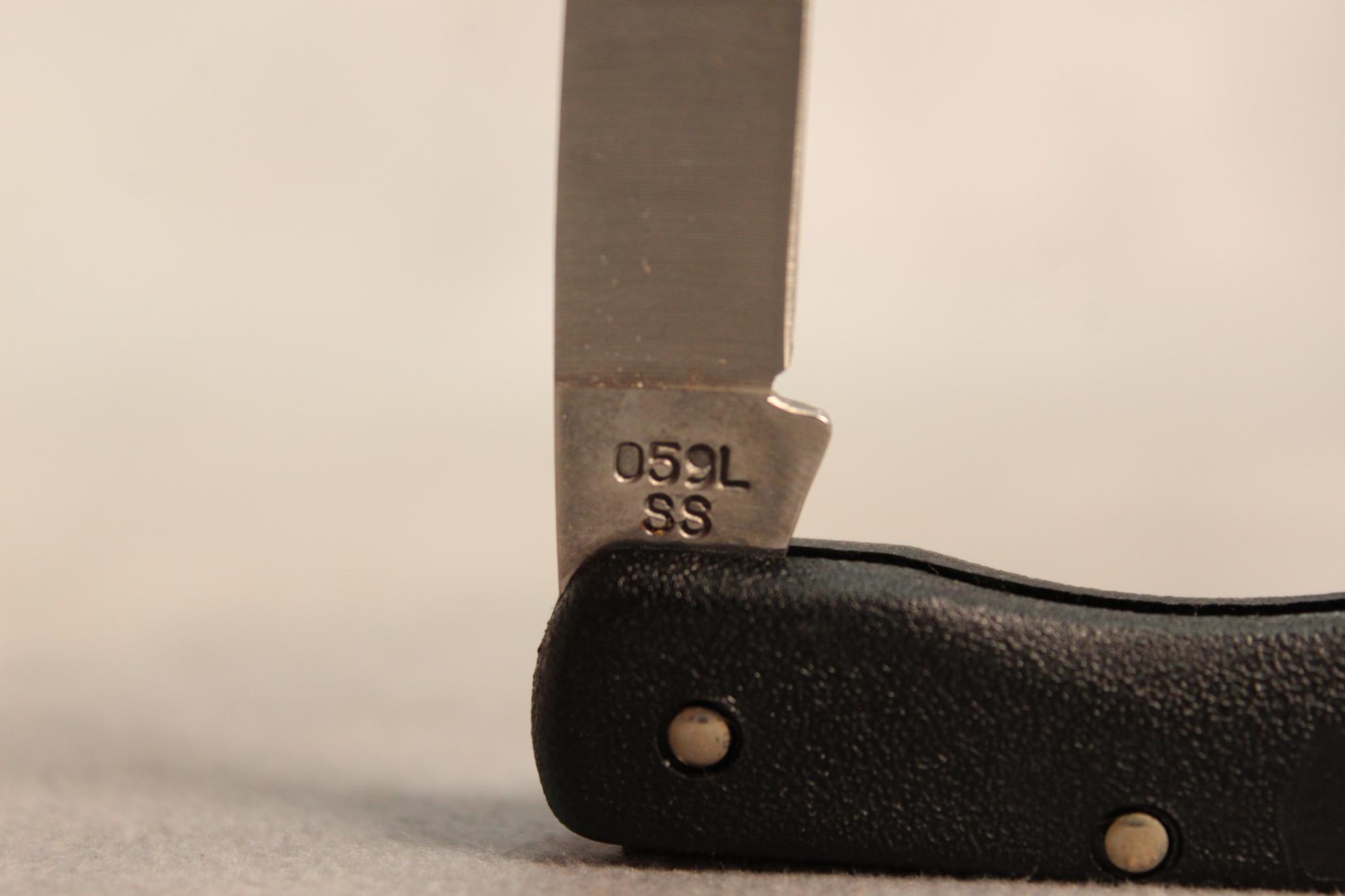 1998 MINI BLACK HORN LOCK KNIFE 059L SS