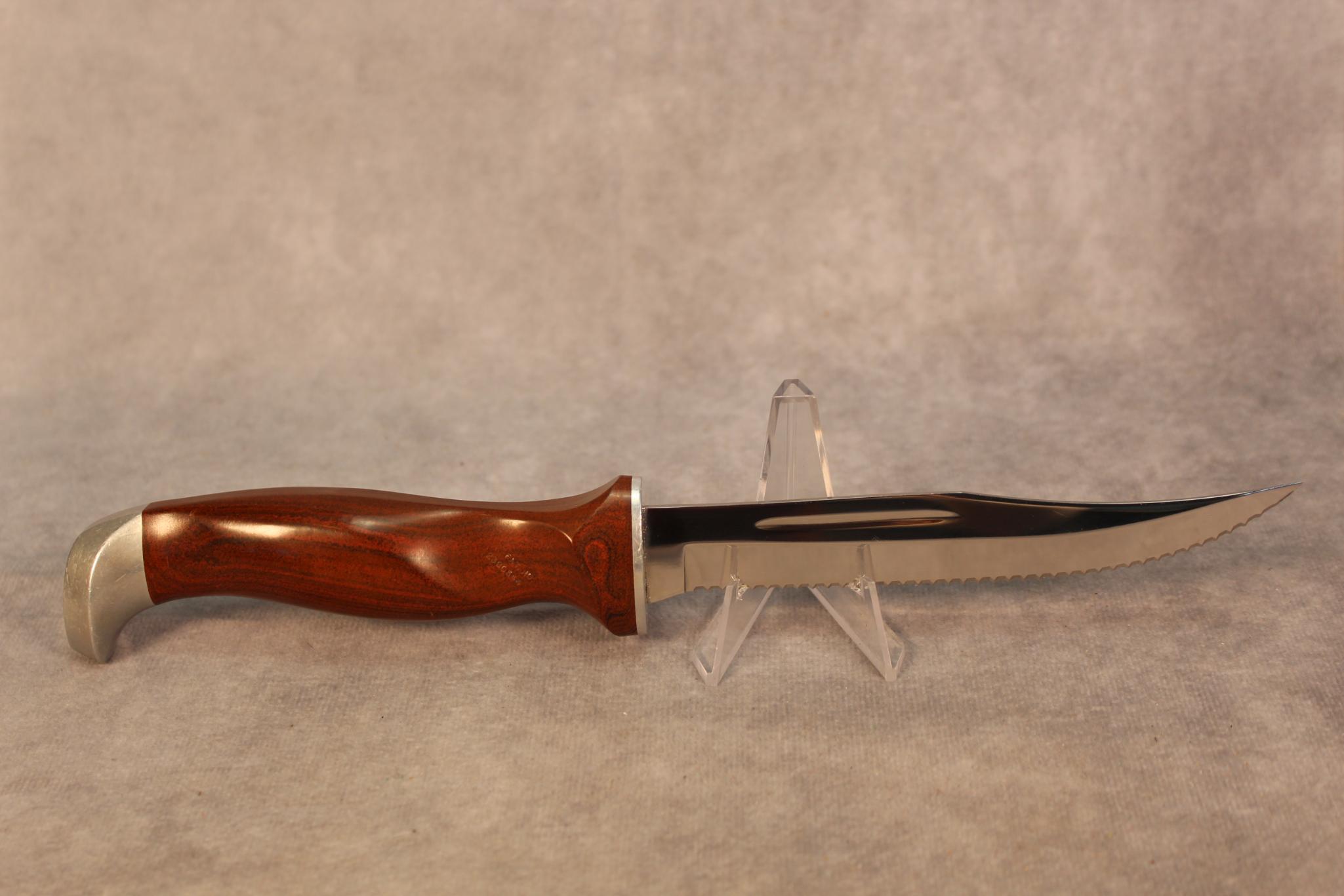 CUTCO MOD. 1069 OUTDOORSMAN KNIFE W/LEATHER SHEATH