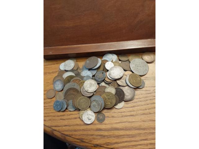 LOT OF WORLD COINS