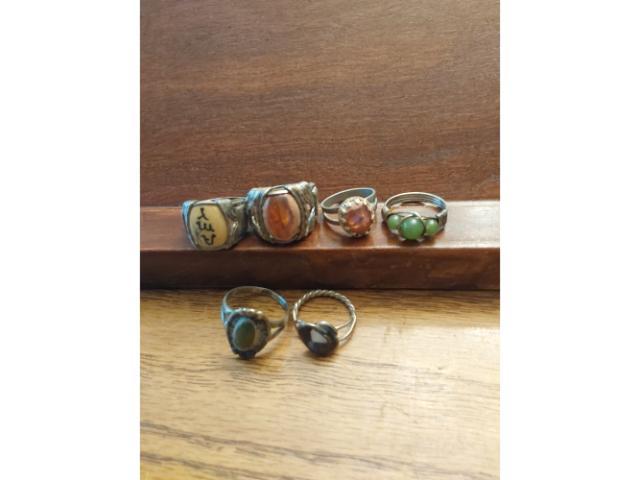 LOT OF RINGS INCLUDING STERLING