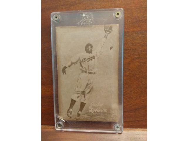 EARLY JACKIE ROBINSON BASEBALL CARD