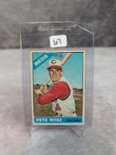 Pete Rose 1966 Topps #30 wrinkle above name